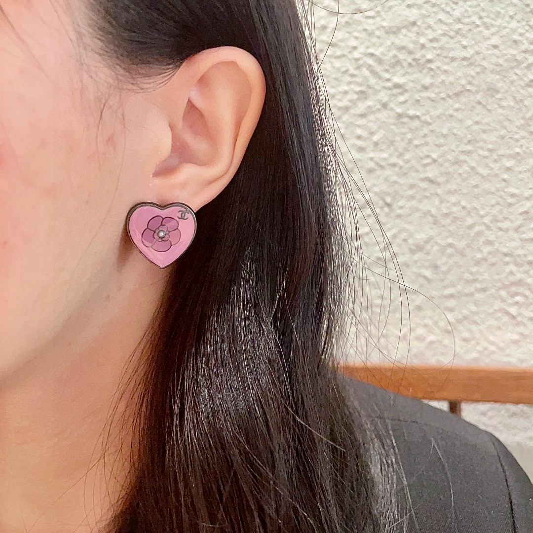  香奈儿✨山茶花🌸双c耳钉