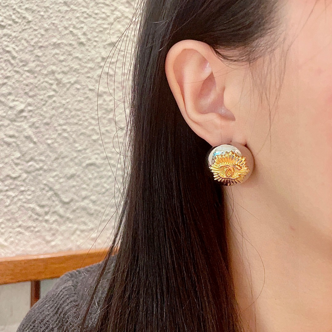  香奈儿✨经典双C耳钉
