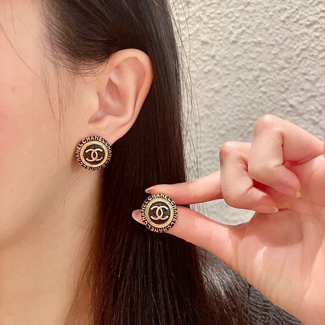  香奈儿✨经典双C字母耳钉