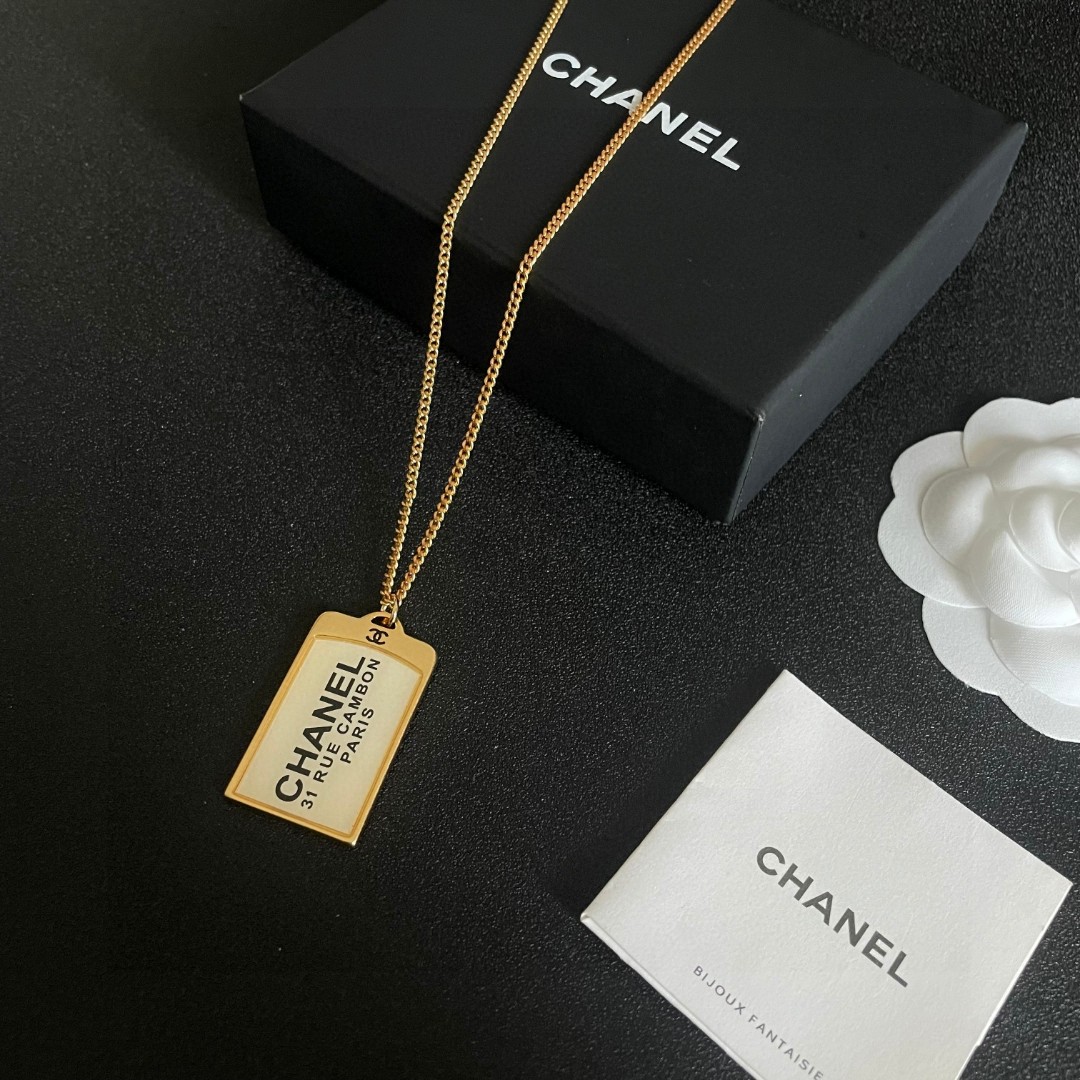  Chanel香奈儿 中古 项链👀小香家的款式真心无需多介绍😘🎶每一款都超好看，精致大方，非常显气质。
