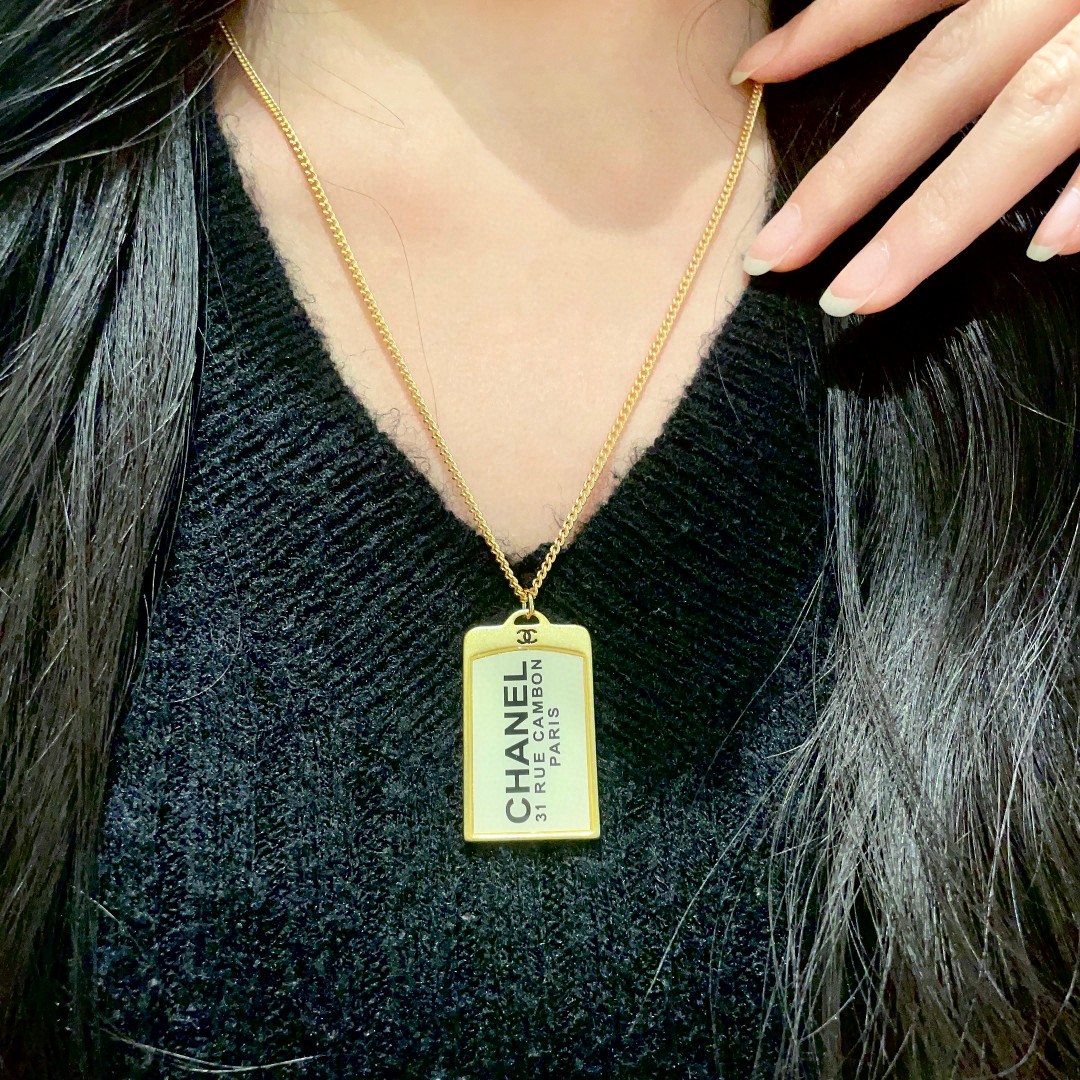  Chanel香奈儿 中古 项链👀小香家的款式真心无需多介绍😘🎶每一款都超好看，精致大方，非常显气质。