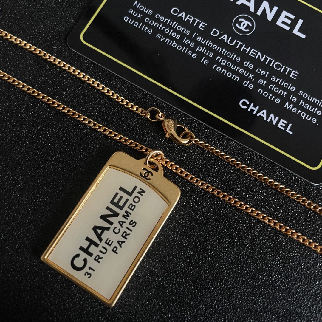  Chanel香奈儿 中古 项链👀小香家的款式真心无需多介绍😘🎶每一款都超好看，精致大方，非常显气质。