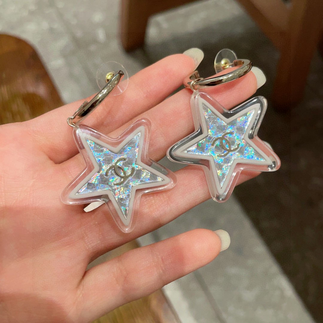  香奈儿星星✨双C耳环