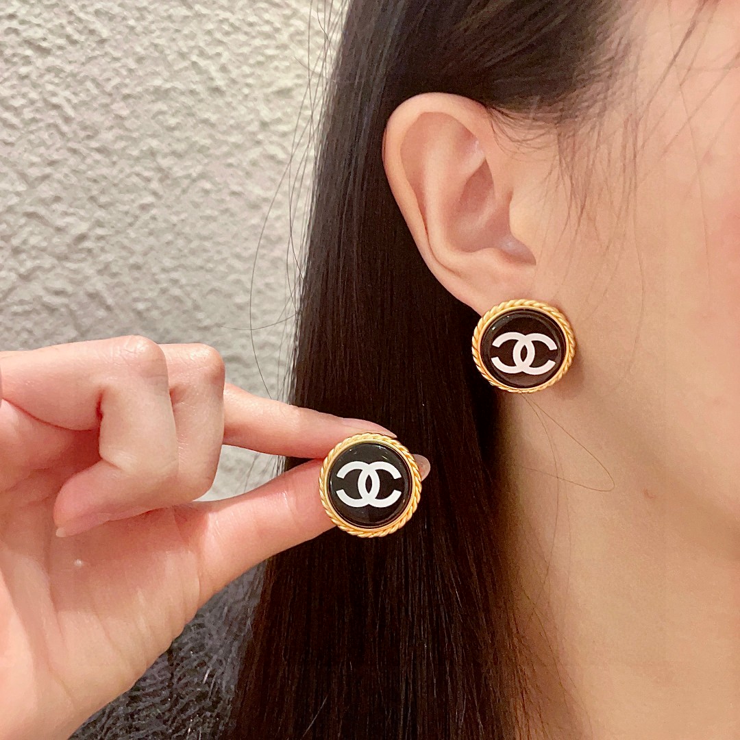  香奈儿✨经典双C耳钉