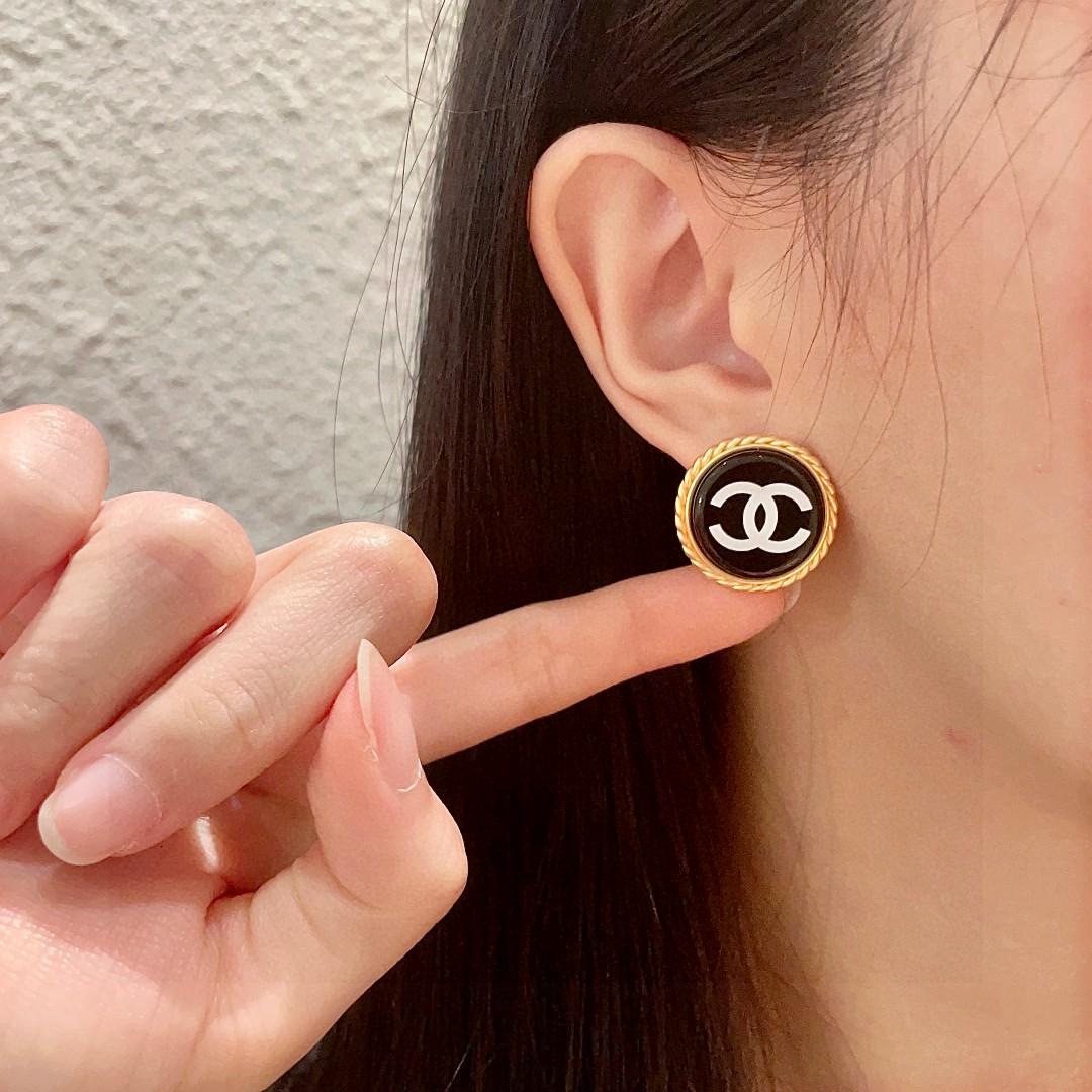  香奈儿✨经典双C耳钉