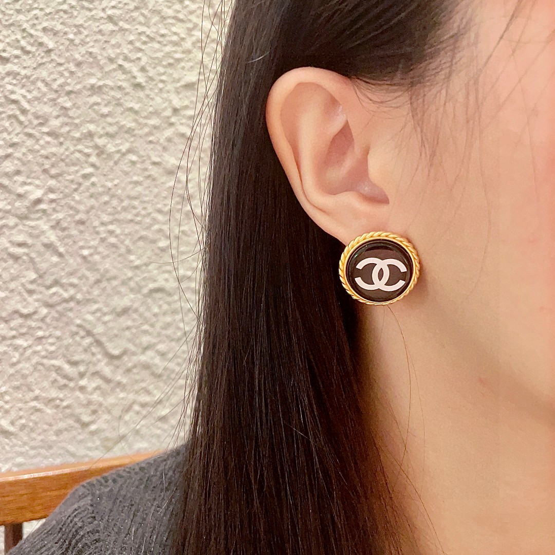  香奈儿✨经典双C耳钉