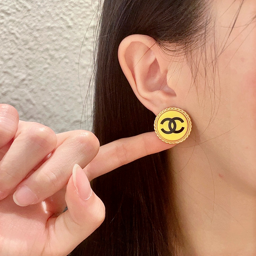  香奈儿✨经典双C耳钉