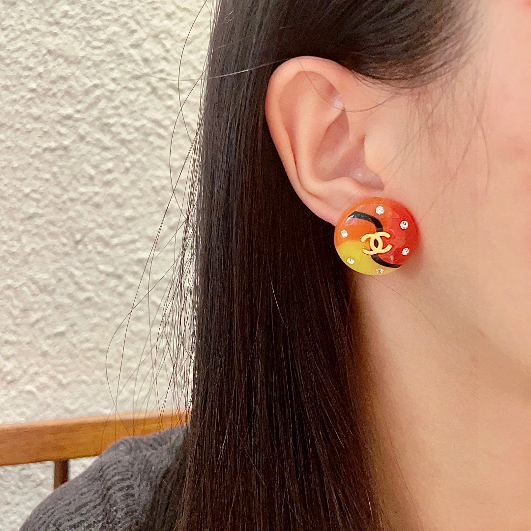   香奈儿✨彩色双C耳钉