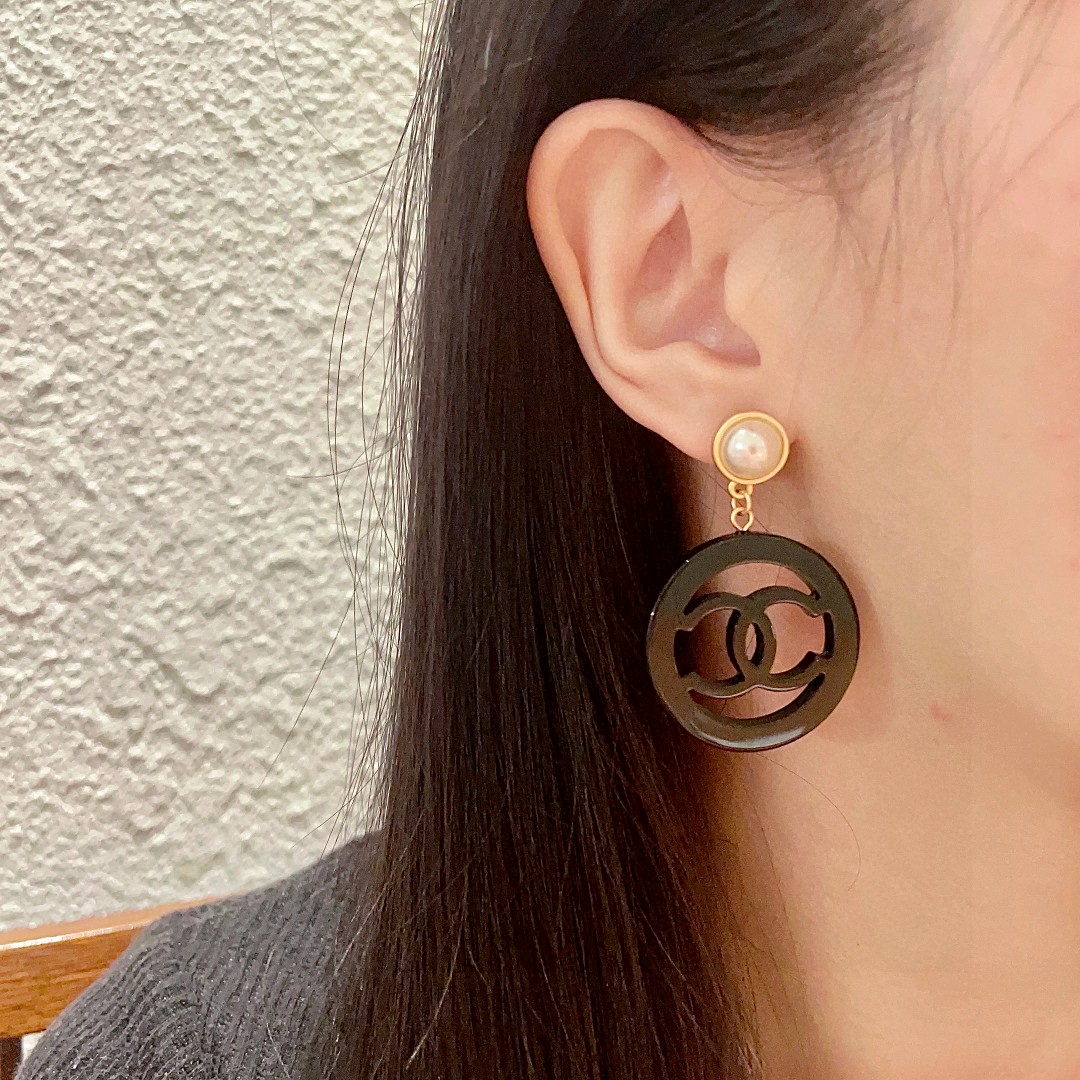  香奈儿✨珍珠双C圆圈耳环