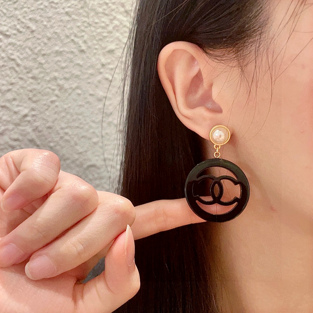  香奈儿✨珍珠双C圆圈耳环