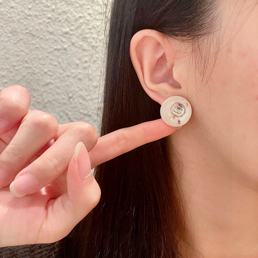  香奈儿✨圆形双C耳钉