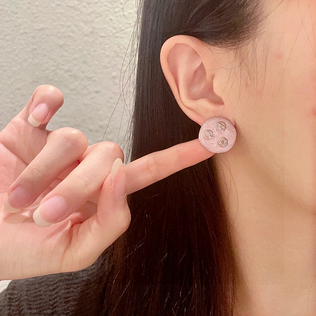  香奈儿✨圆形双C耳钉
