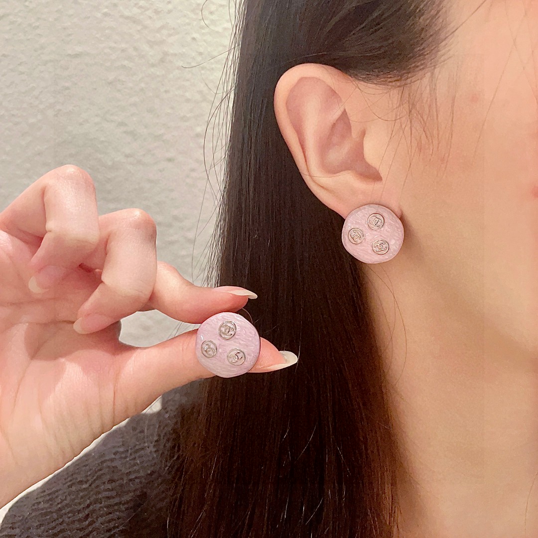  香奈儿✨圆形双C耳钉