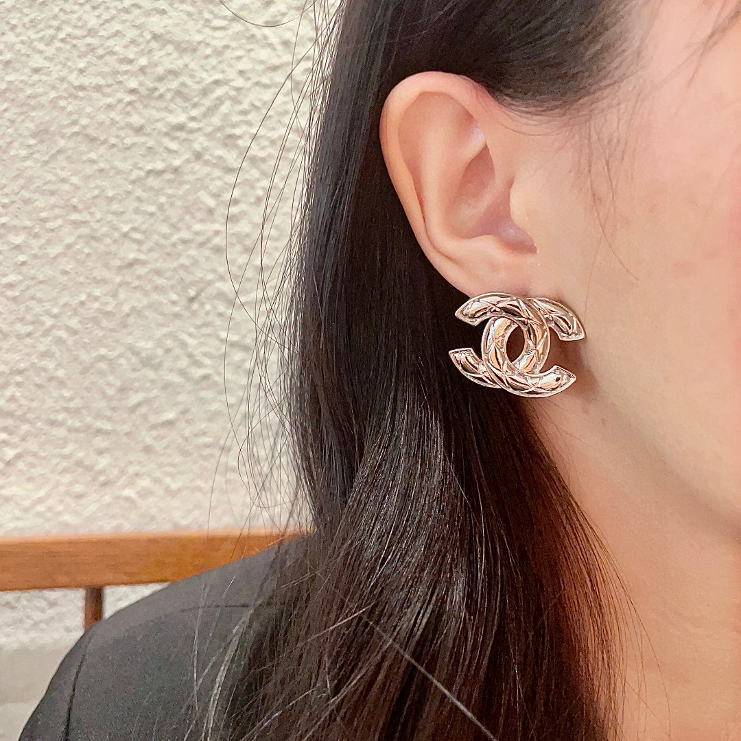 香奈儿✨经典双c耳钉