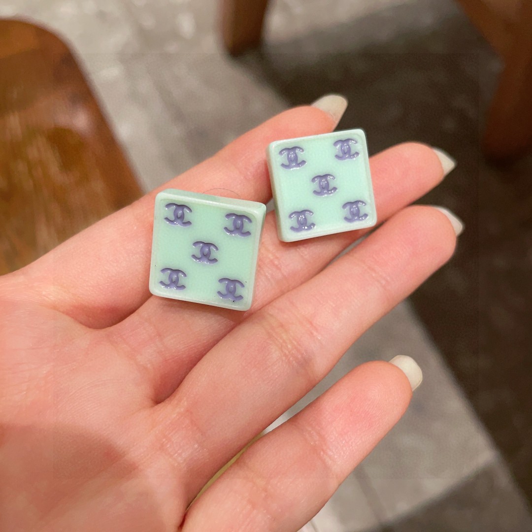  香奈儿✨方形双C耳钉