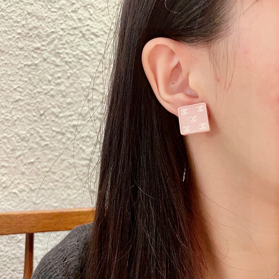  香奈儿✨方形双C耳钉