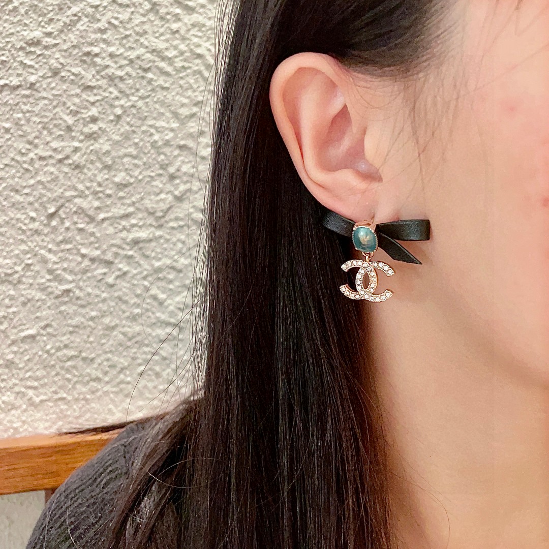  专柜同款 香奈儿皮绳蝴蝶结🎀双C耳环