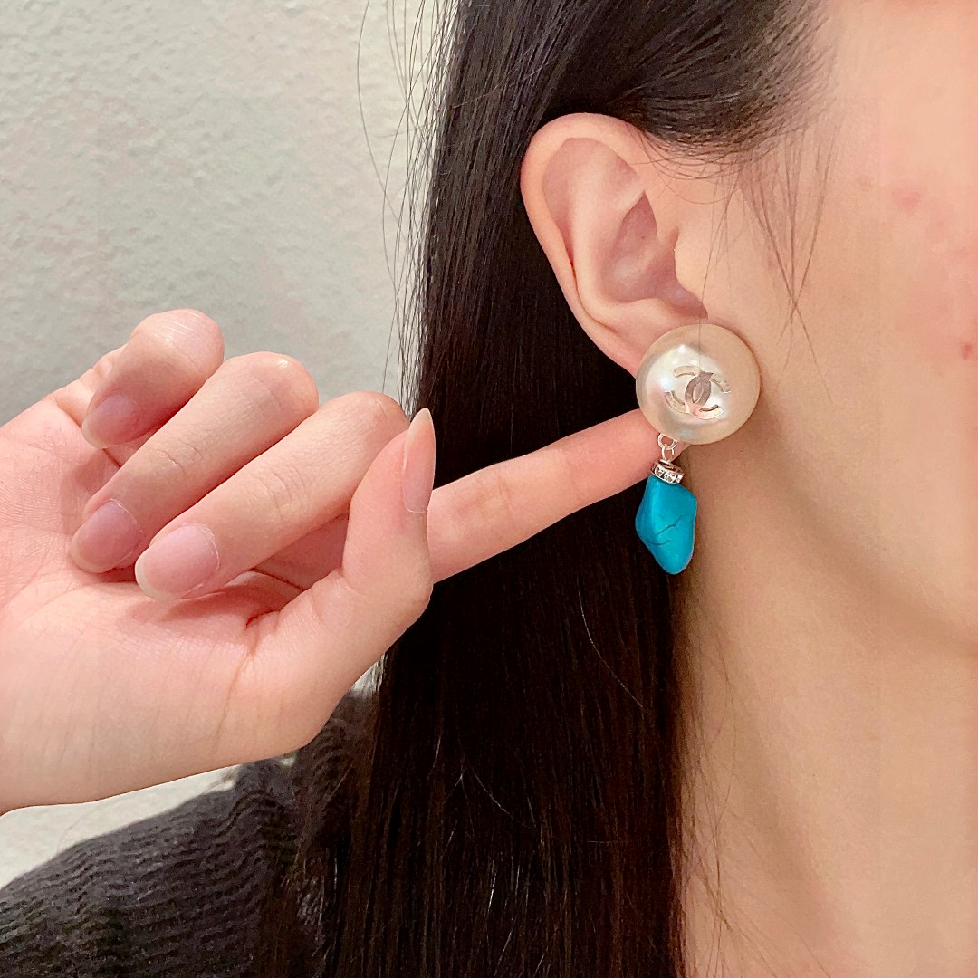  香奈儿✨珍珠双C耳环