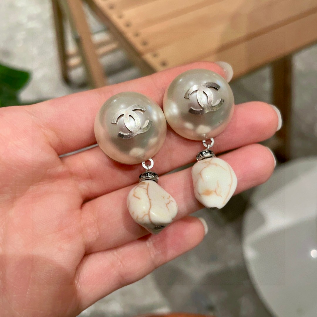  香奈儿✨珍珠双C耳环