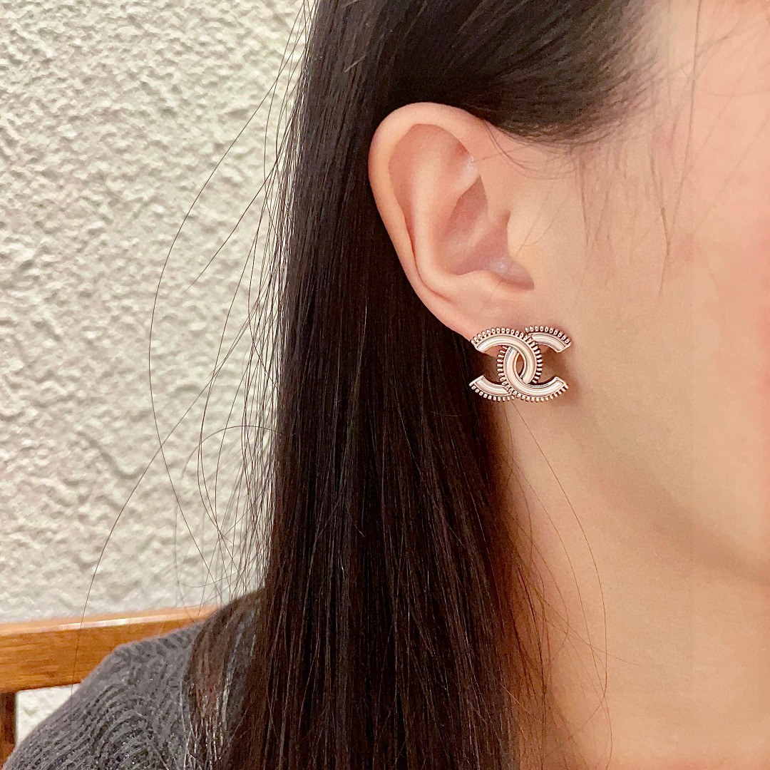  香奈儿✨经典双C耳钉