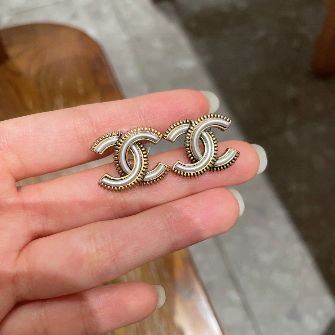  香奈儿✨经典双C耳钉
