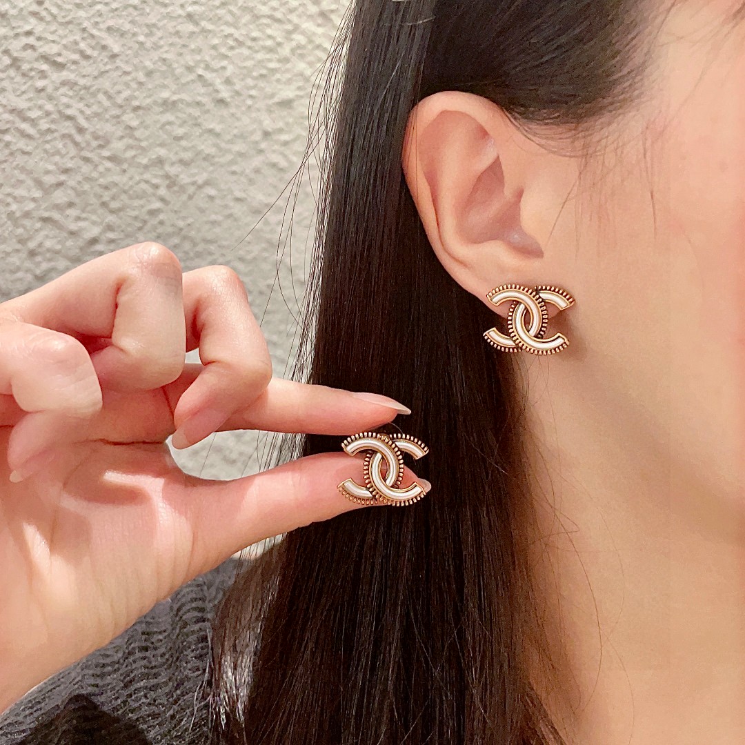  香奈儿✨经典双C耳钉