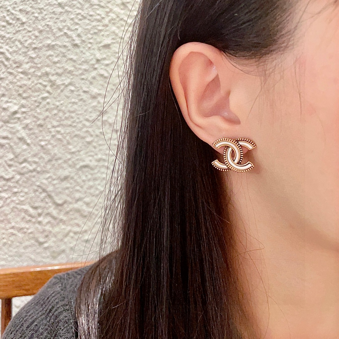  香奈儿✨经典双C耳钉