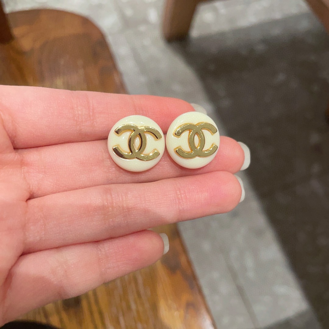  香奈儿✨经典双c耳钉
