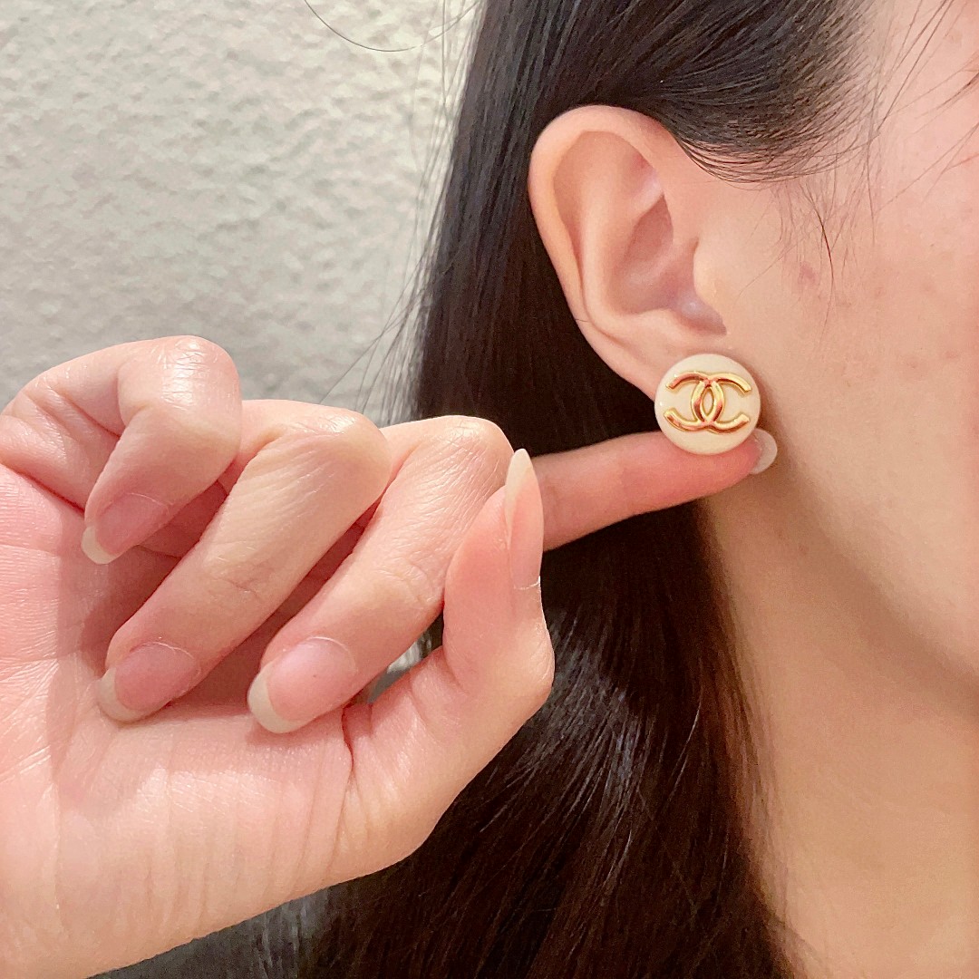  香奈儿✨经典双c耳钉