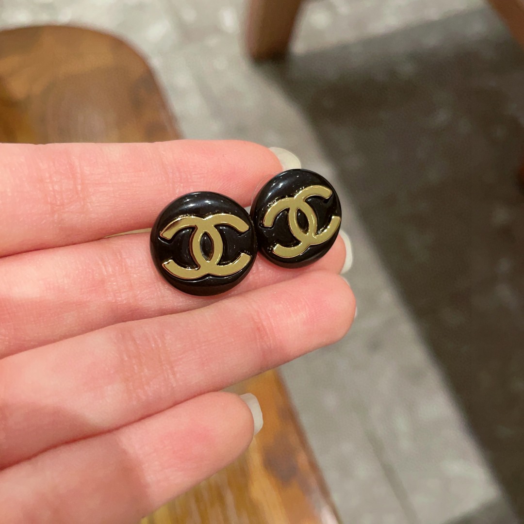  香奈儿✨经典双c耳钉