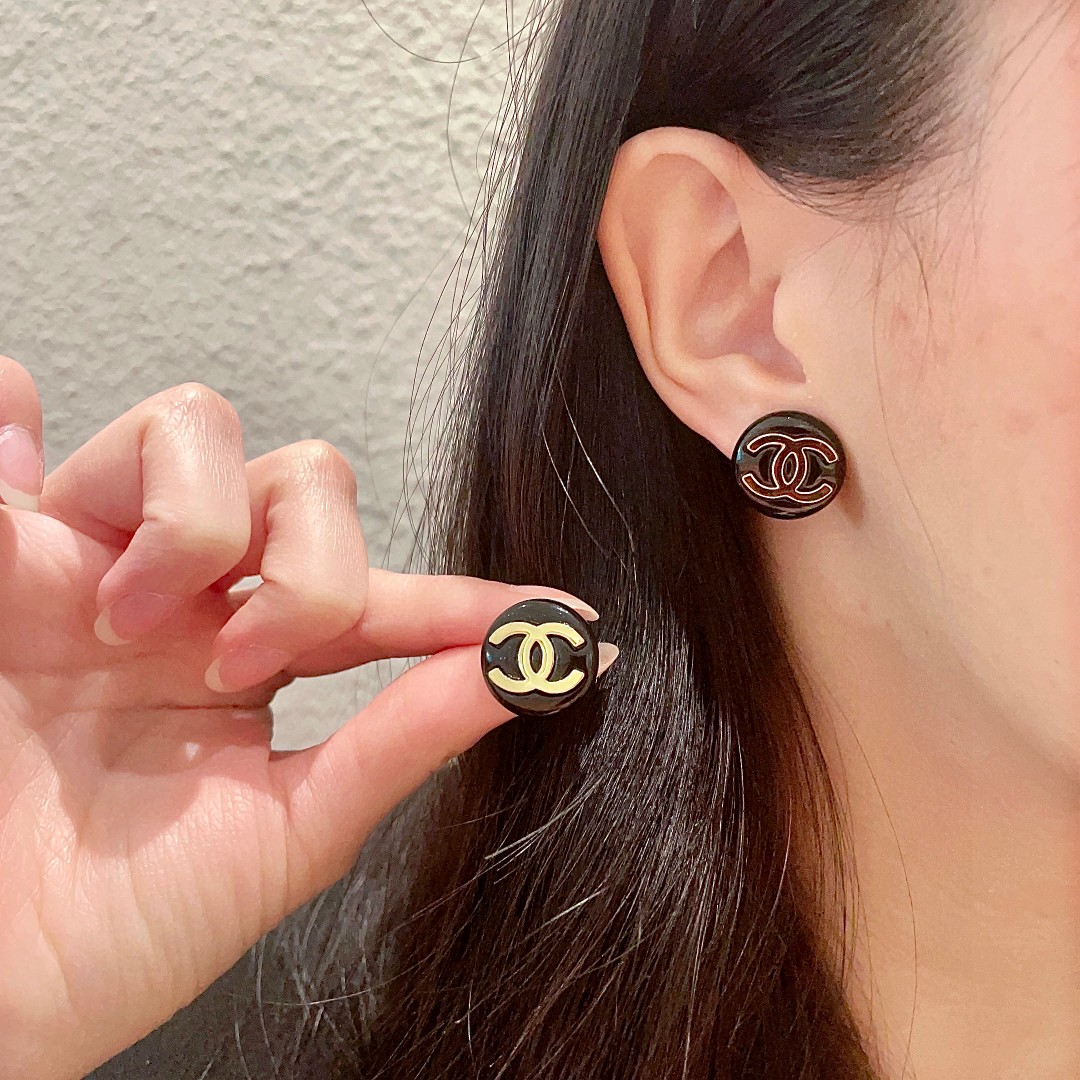  香奈儿✨经典双c耳钉