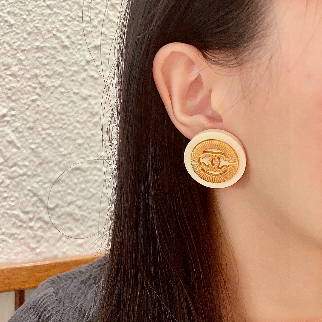  香奈儿✨双C耳钉 三色齐
