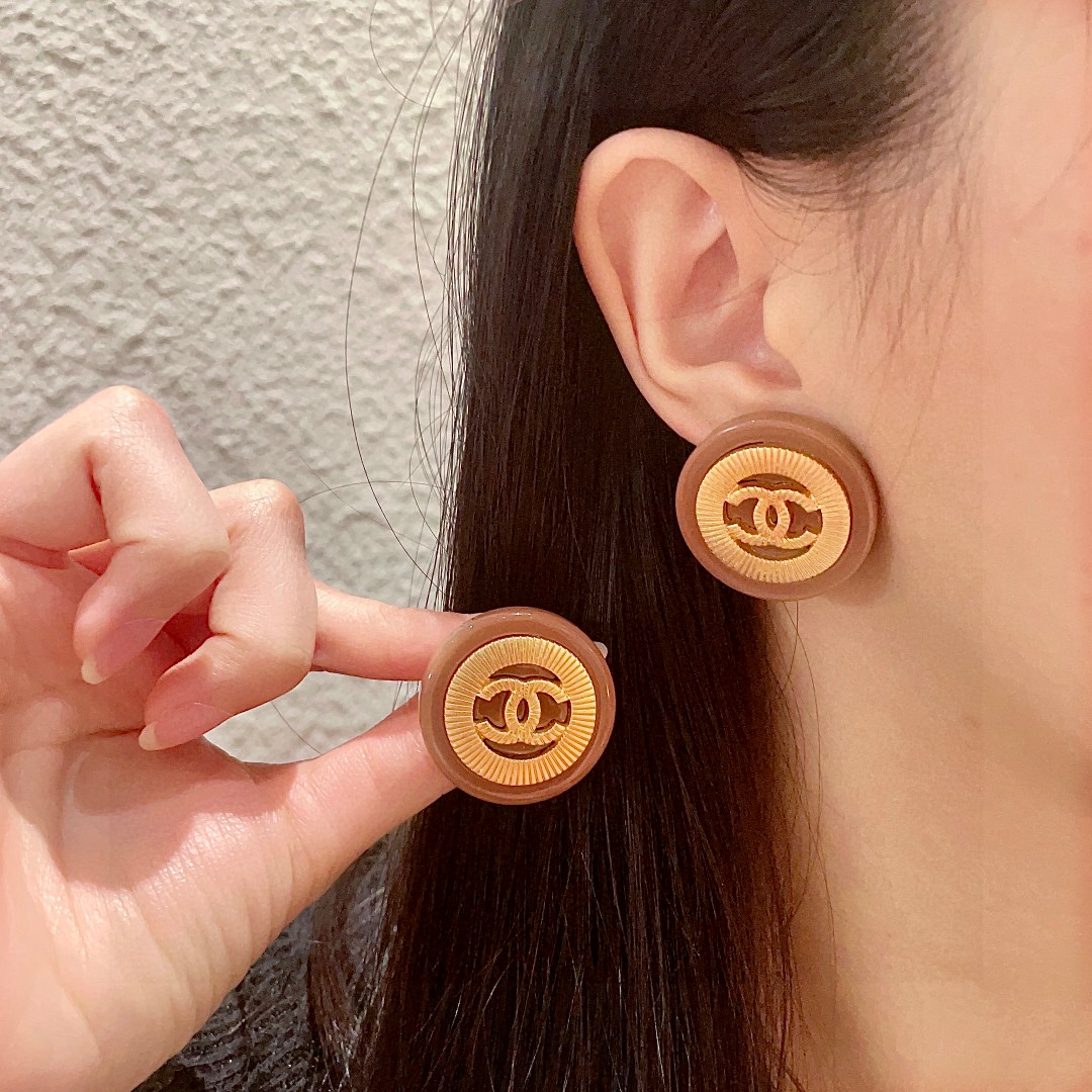  香奈儿✨双C耳钉 三色齐