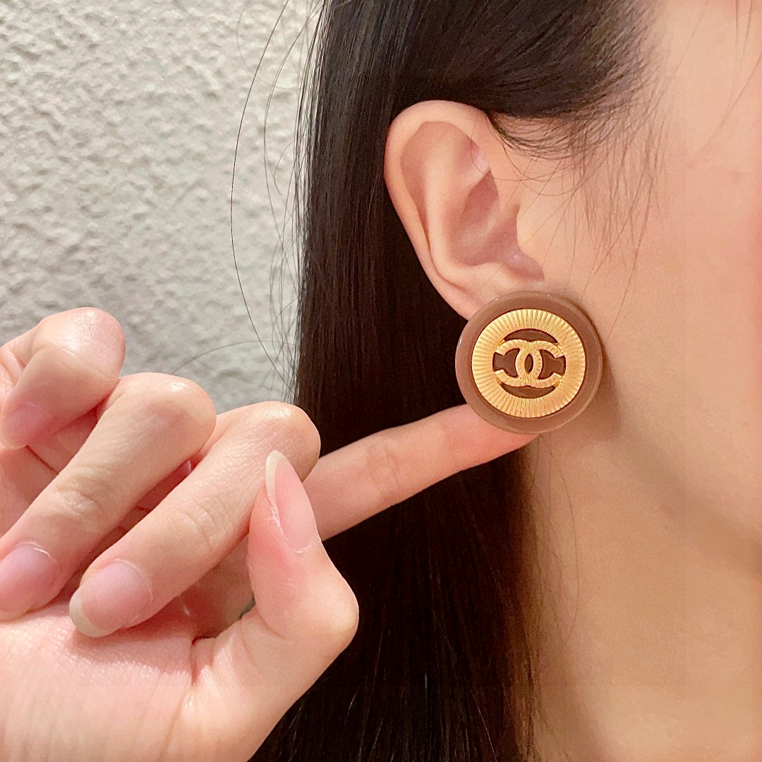  香奈儿✨双C耳钉 三色齐