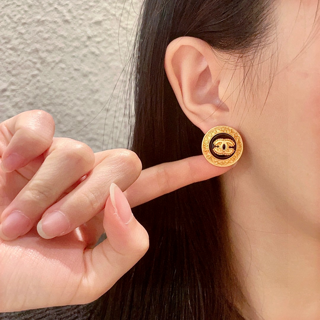  香奈儿✨经典双C耳钉