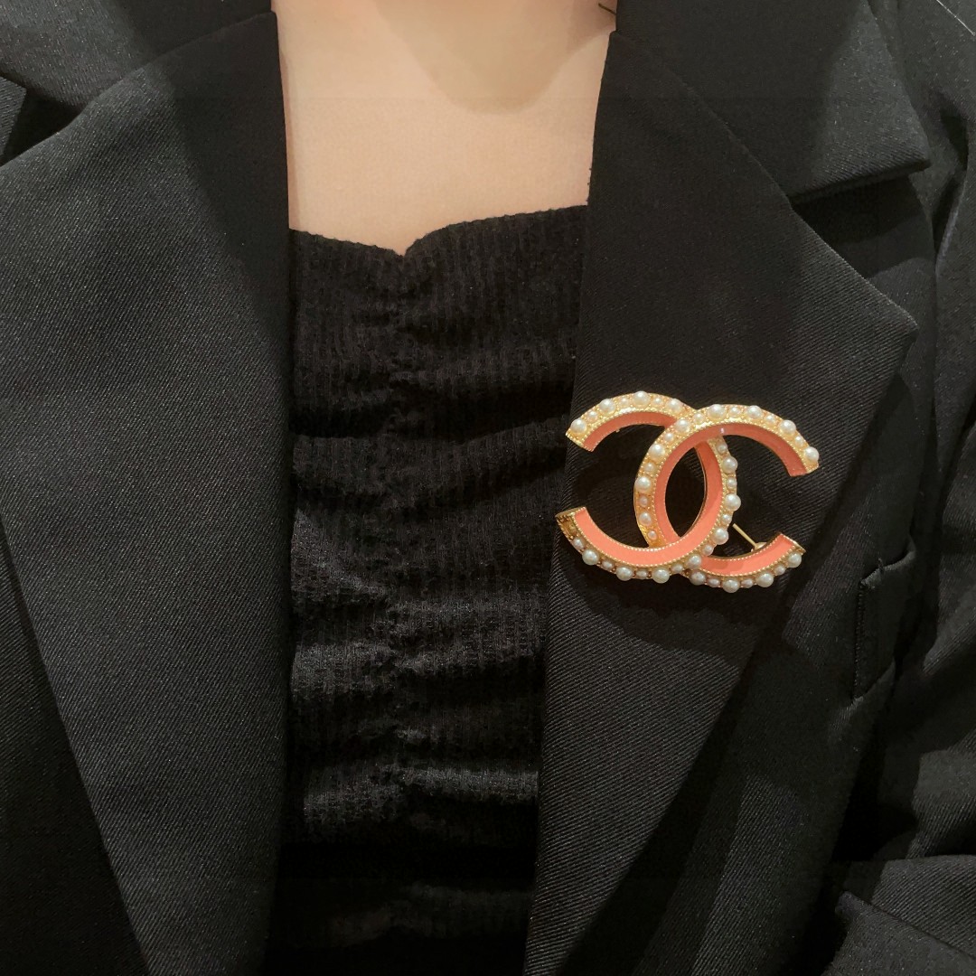  香奈儿✨珍珠经典双C胸针