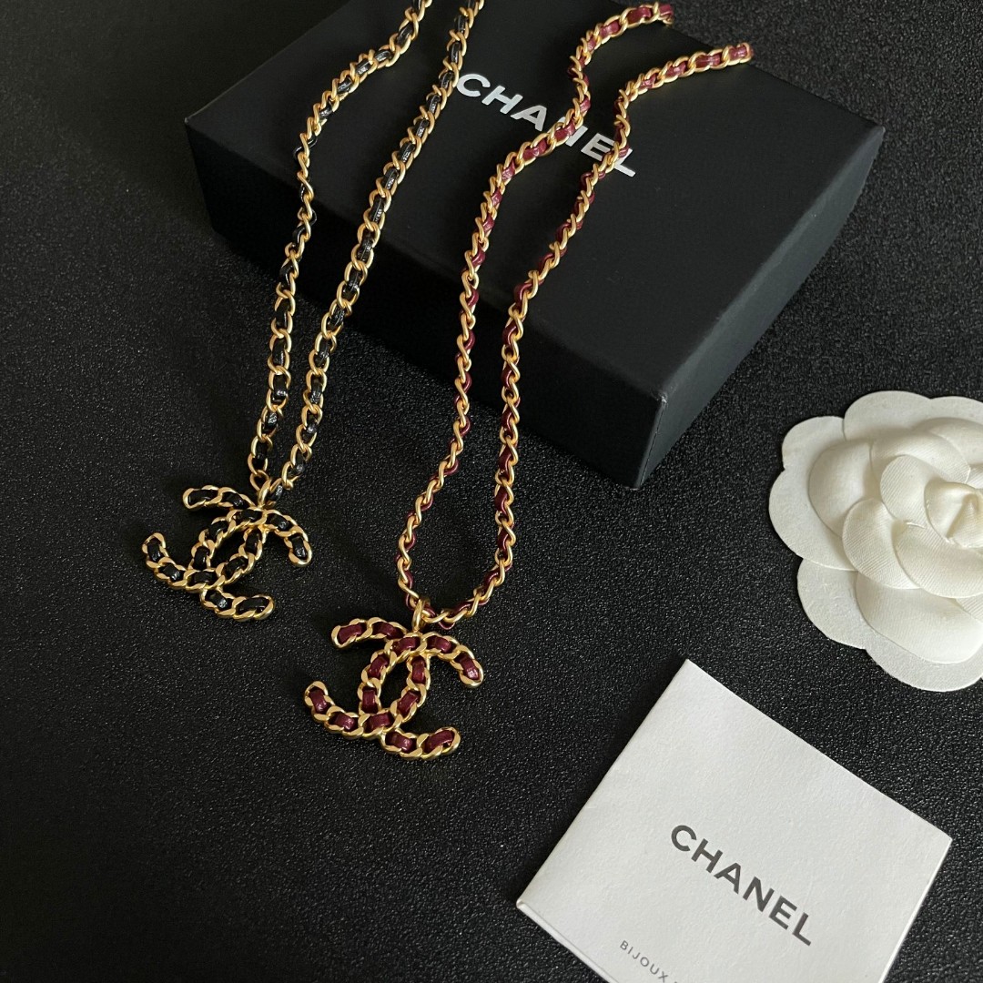  Chanel香奈儿 中古 项链👀小香家的款式真心无需多介绍😘🎶每一款都超好看，精致大方，非常显气质。