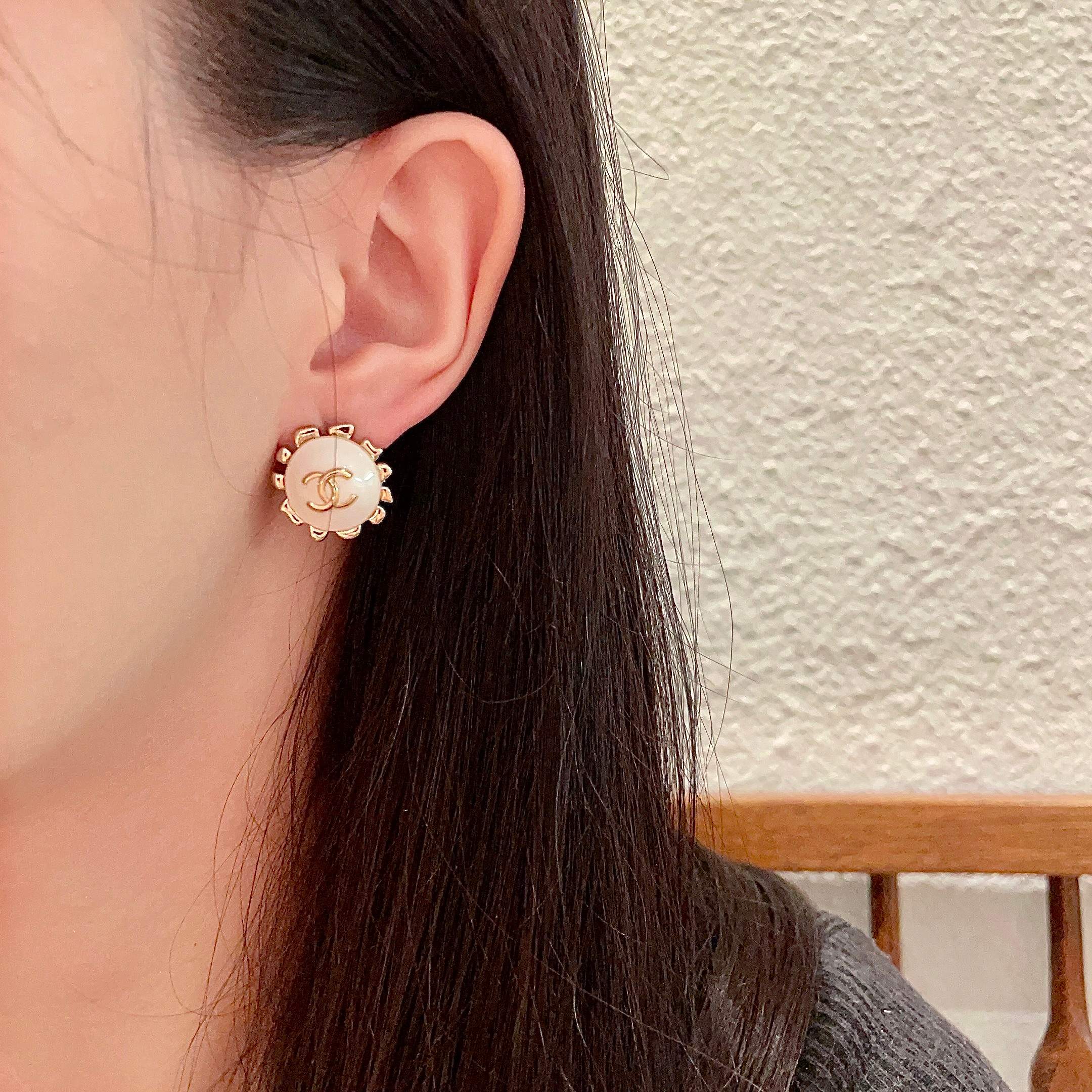  香奈儿✨经典双C耳钉