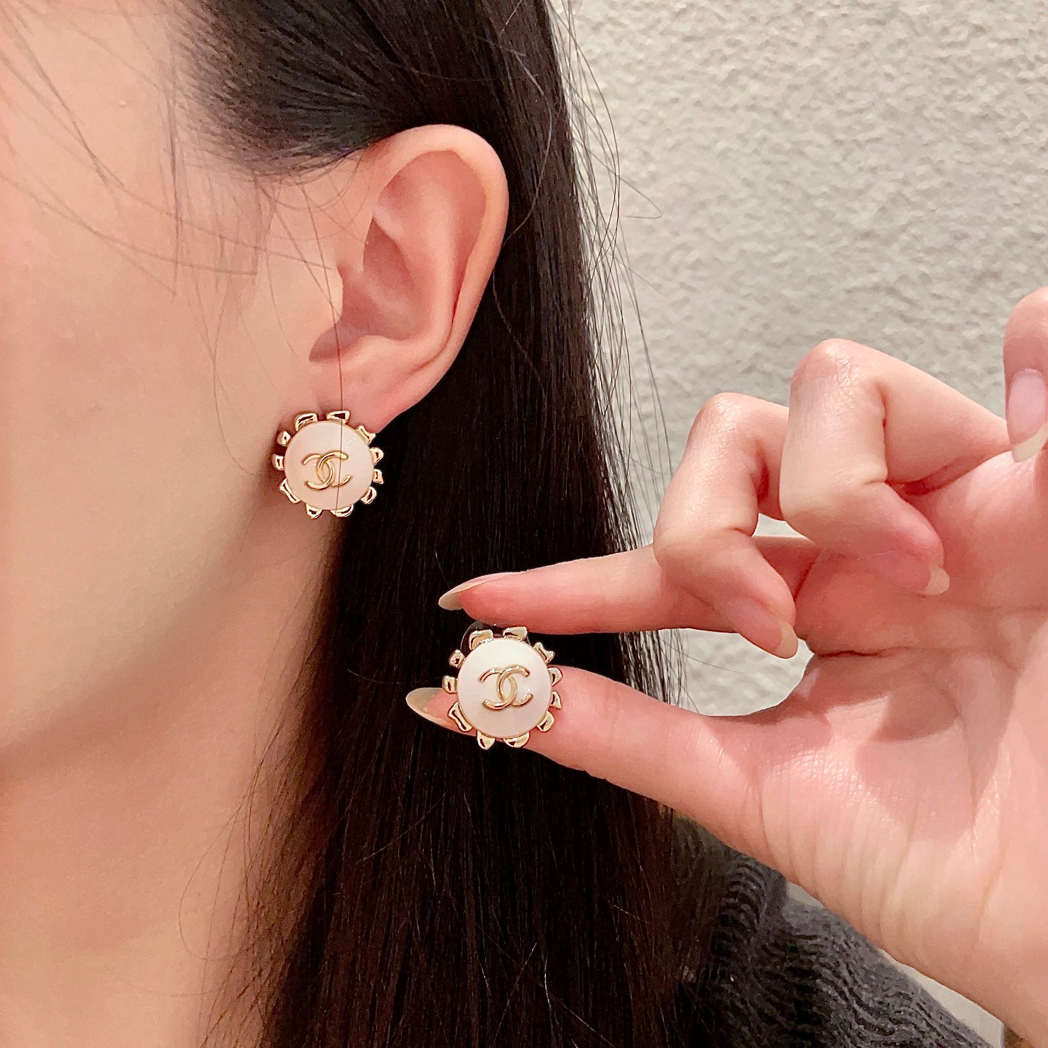  香奈儿✨经典双C耳钉