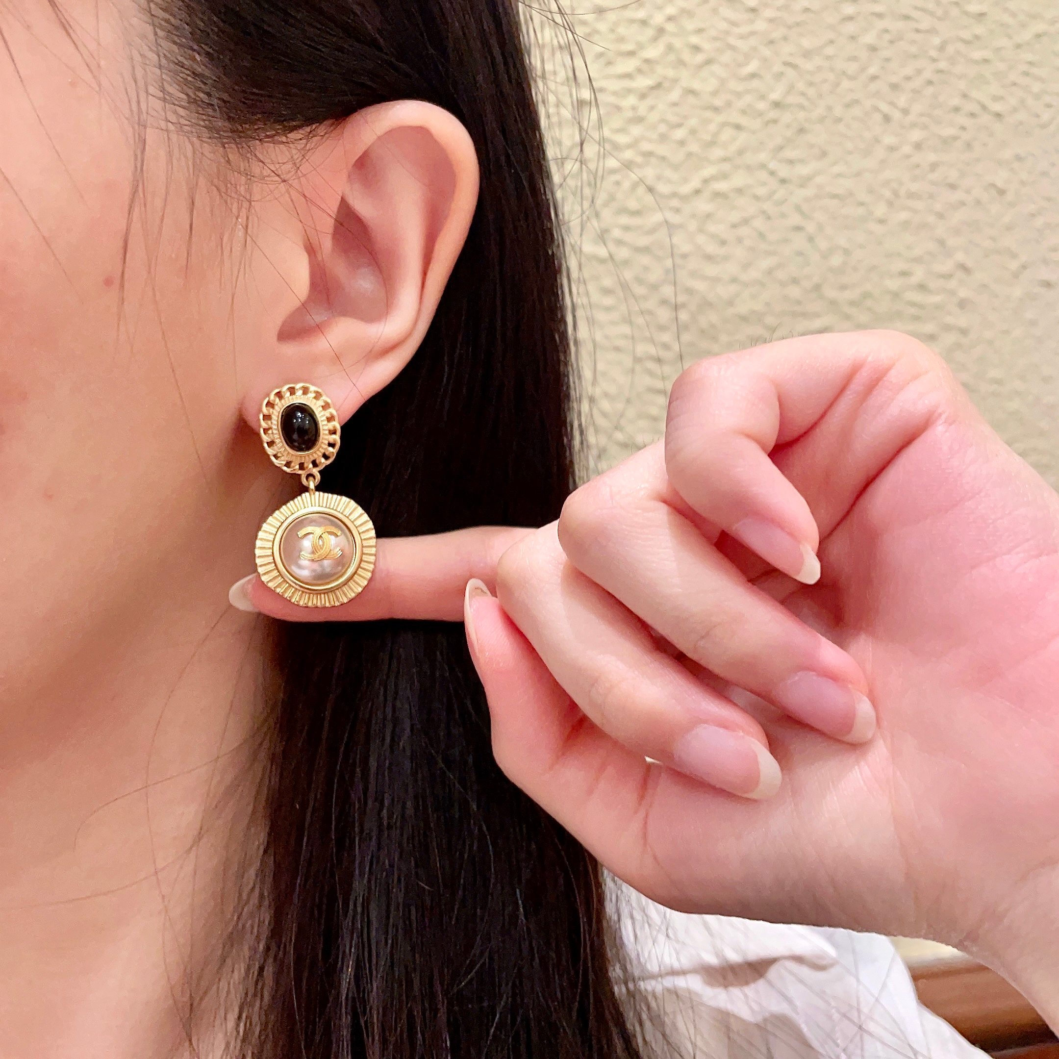 P90 香奈儿✨珍珠双C耳环