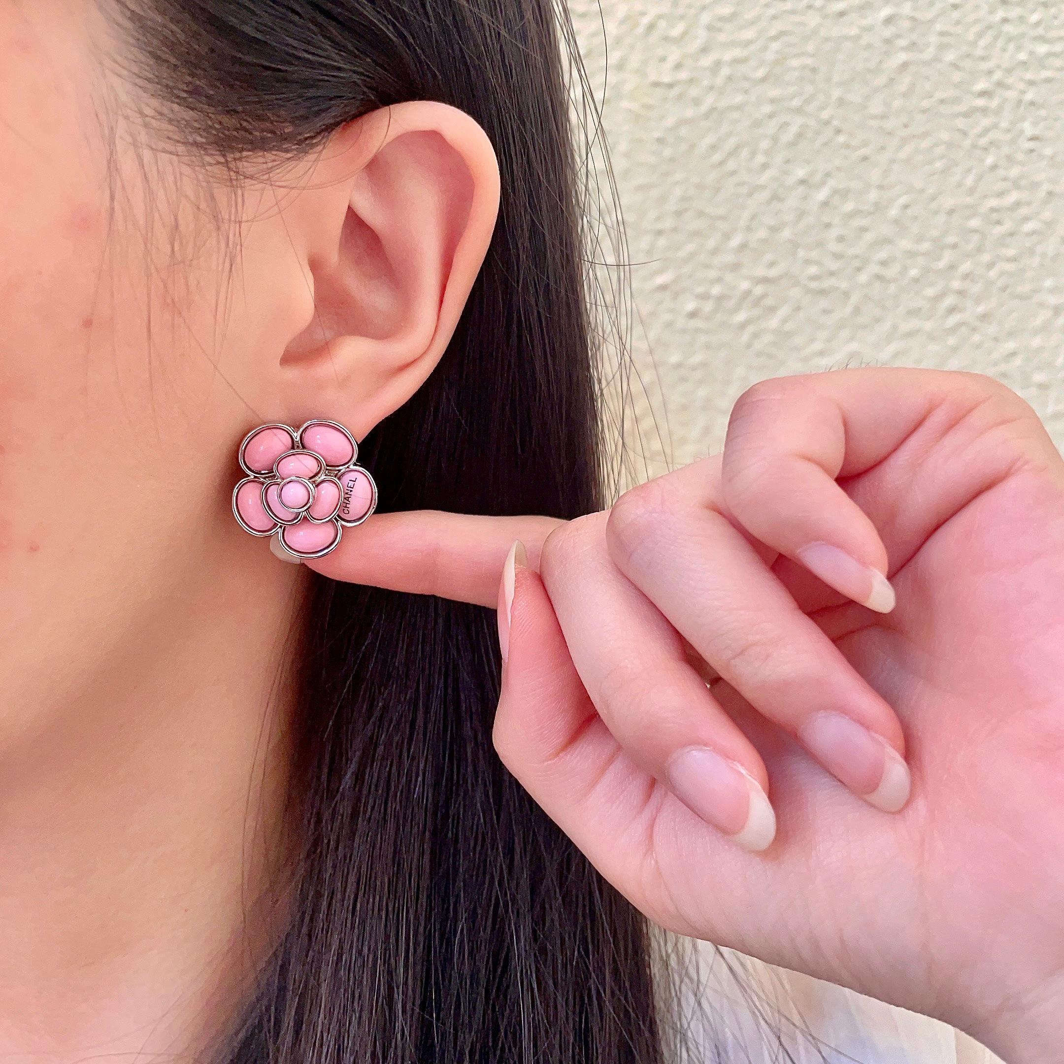香奈儿✨山茶花🌸字母双C耳钉