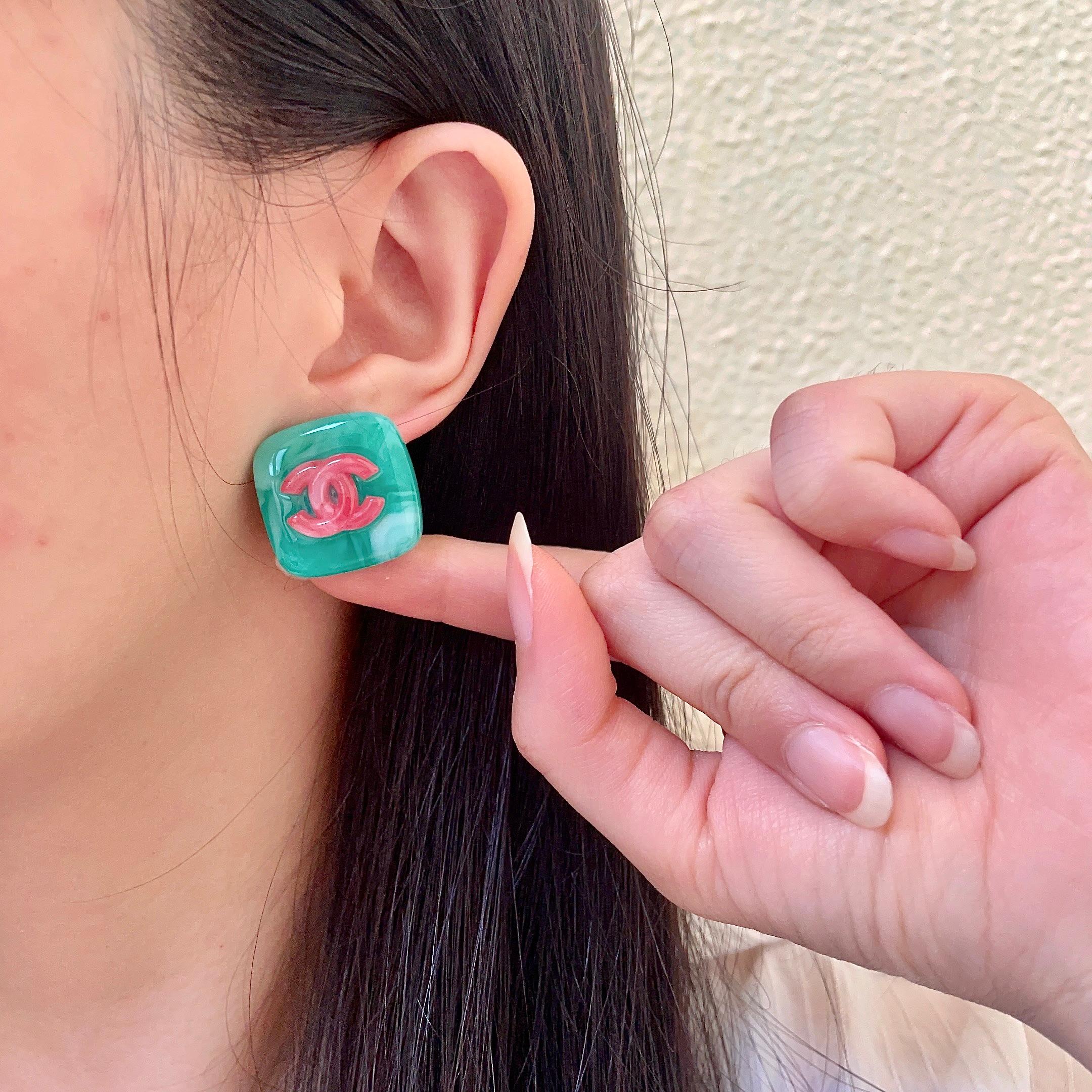 香奈儿✨糖果色双C耳钉