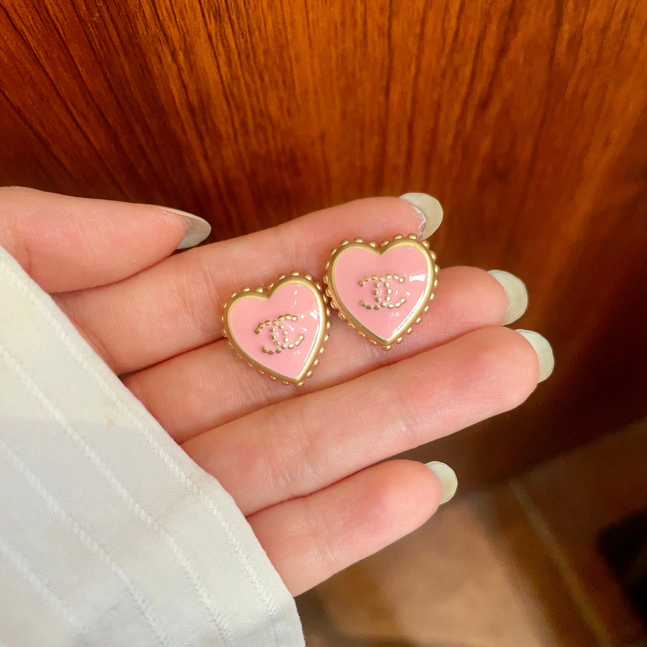 香奈儿✨爱心❤️双C耳钉