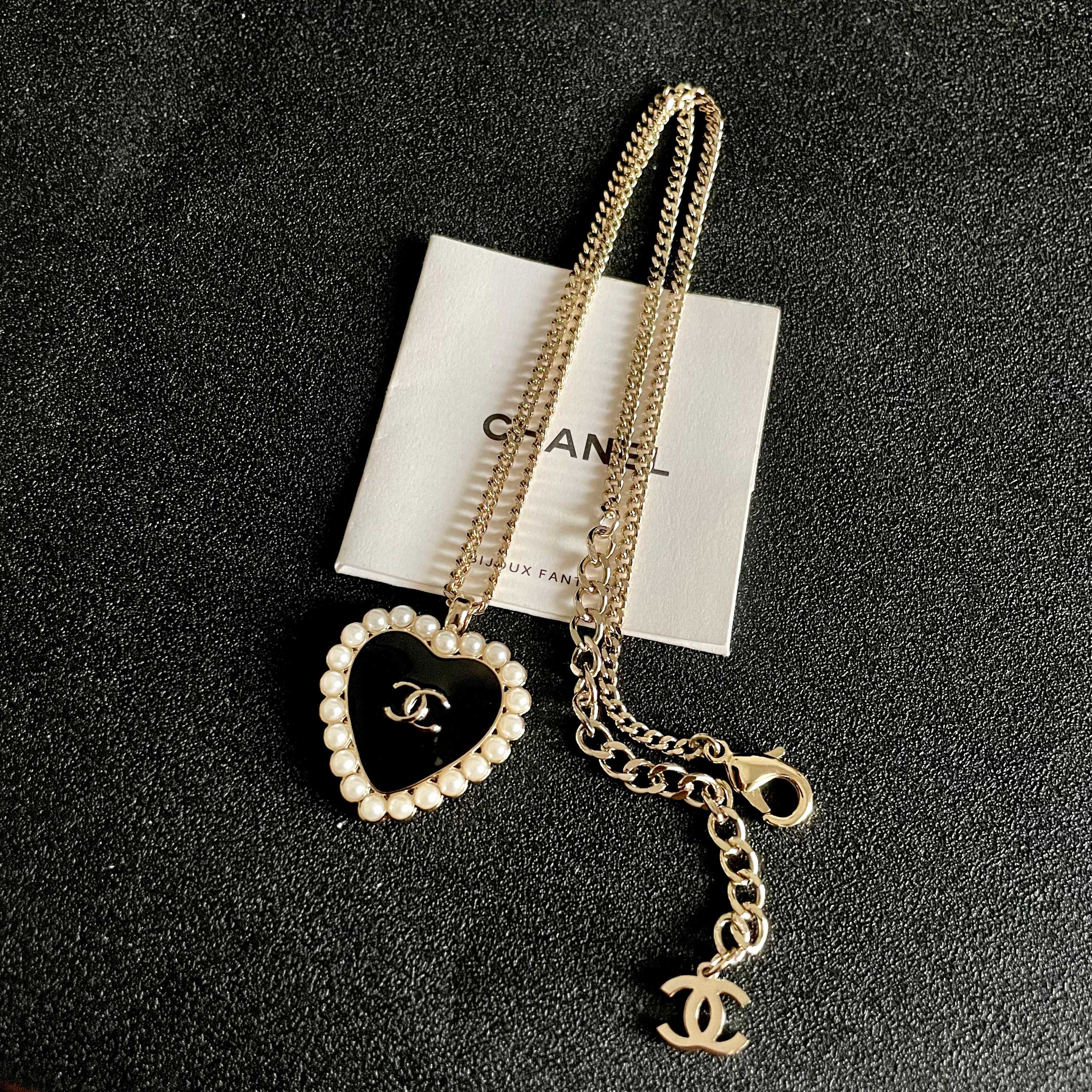 香奈儿✨珍珠爱心❤️双C项链