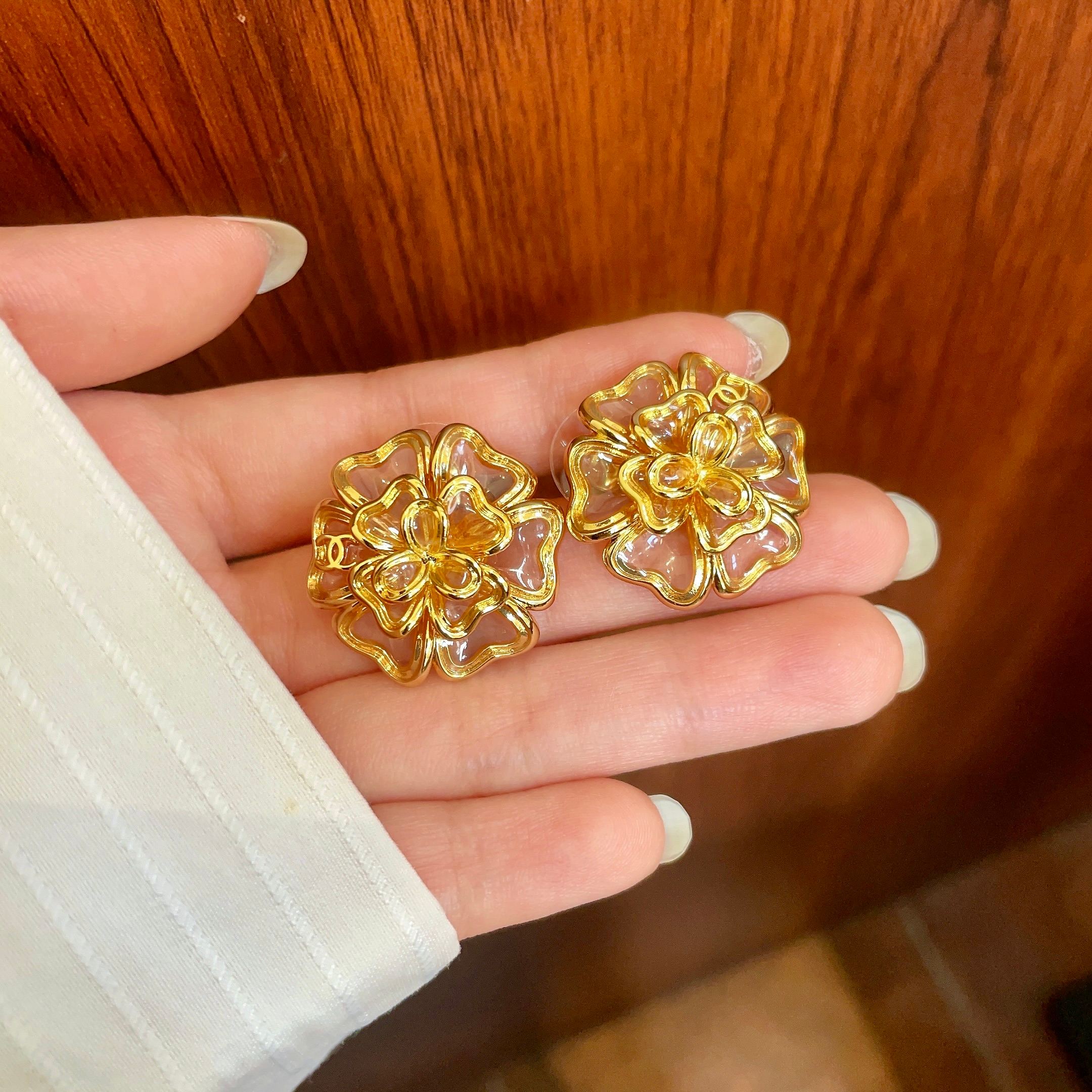 香奈儿✨山茶花🌸双C耳钉