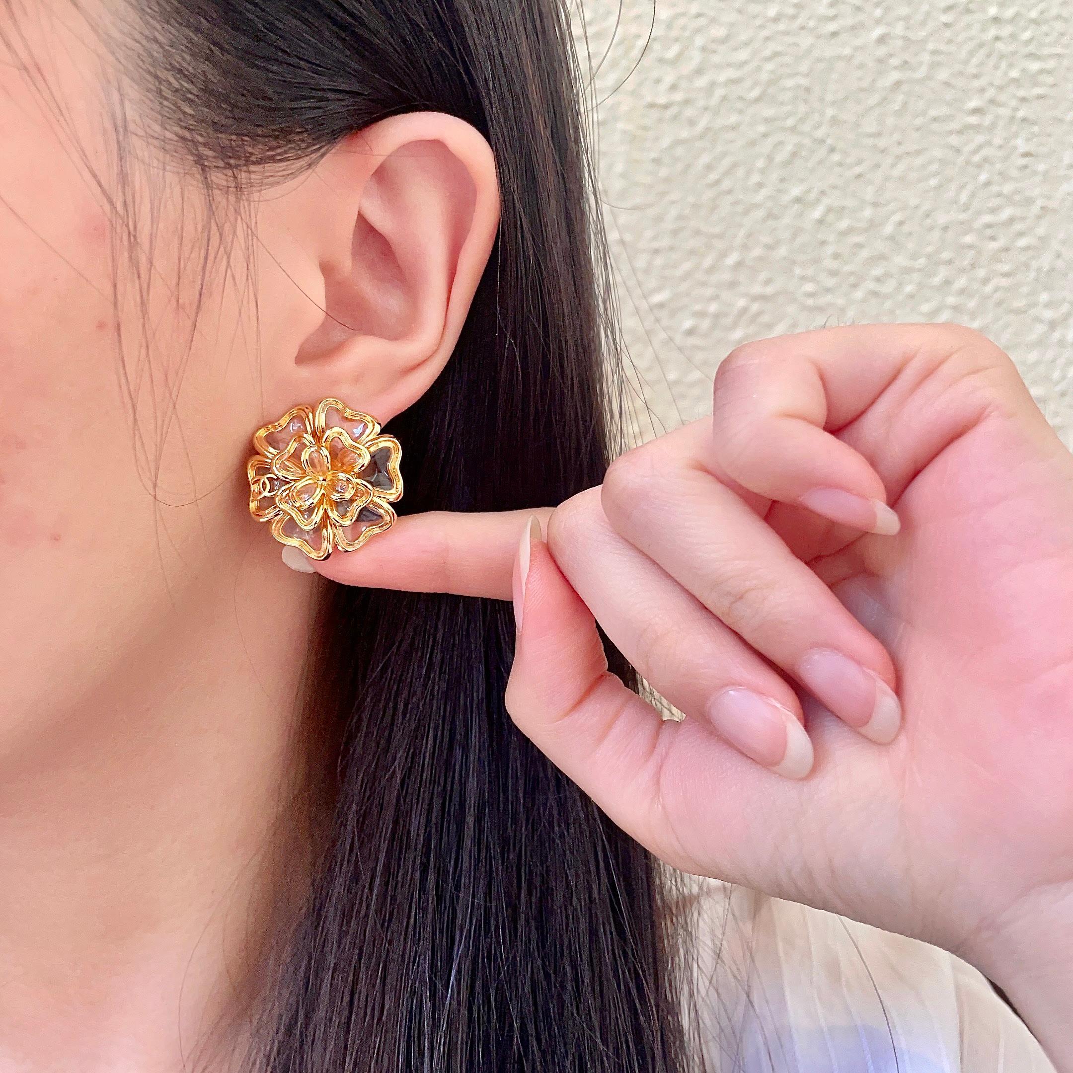 香奈儿✨山茶花🌸双C耳钉