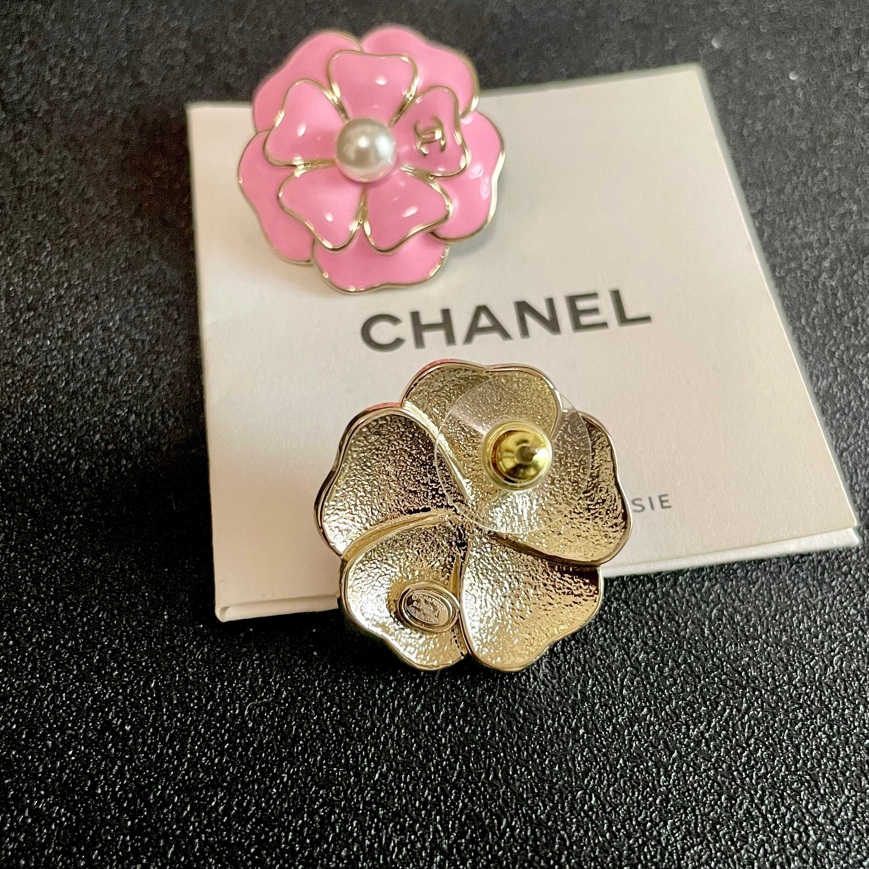 香奈儿❤️山茶花🌸双C耳钉