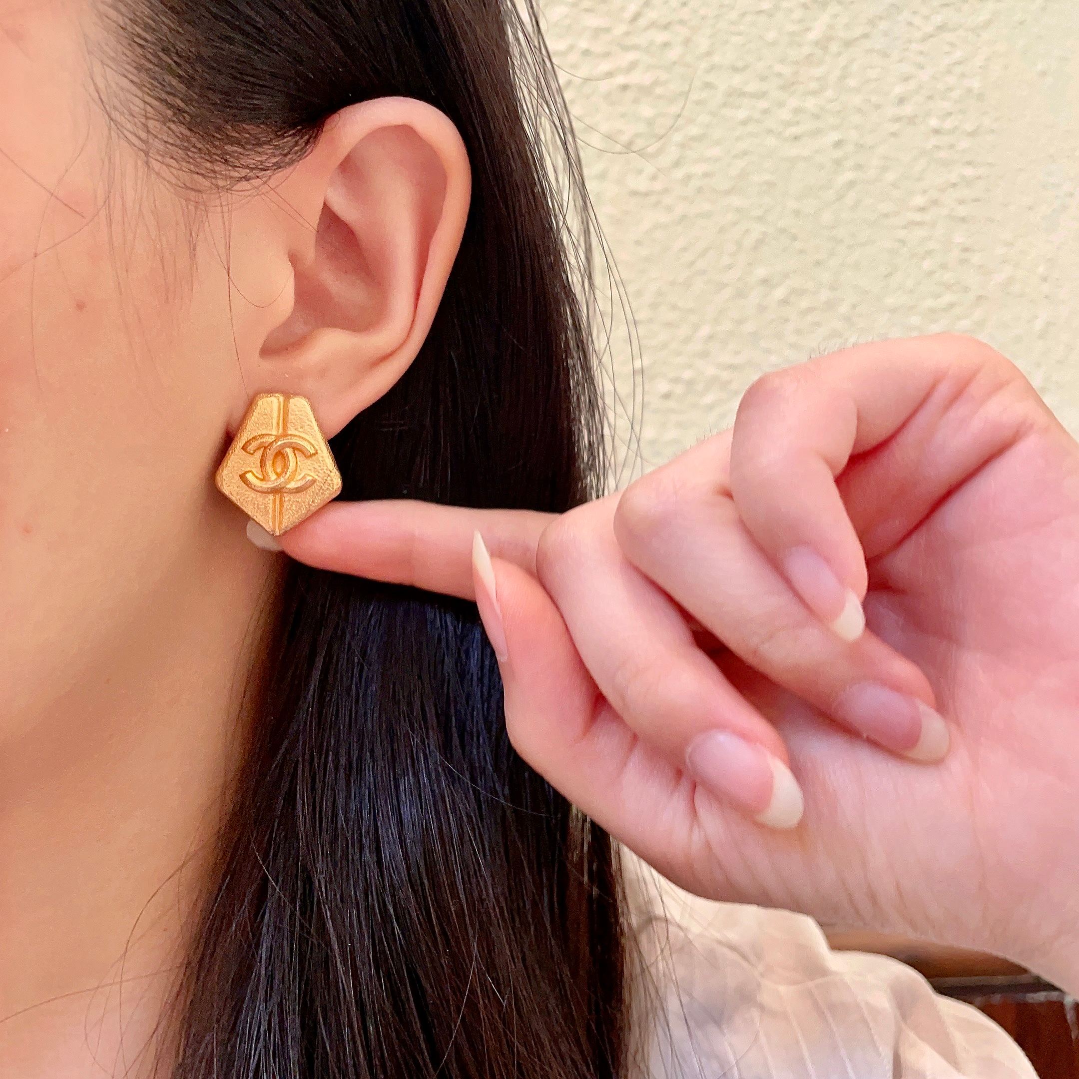 香奈儿✨经典双C耳钉