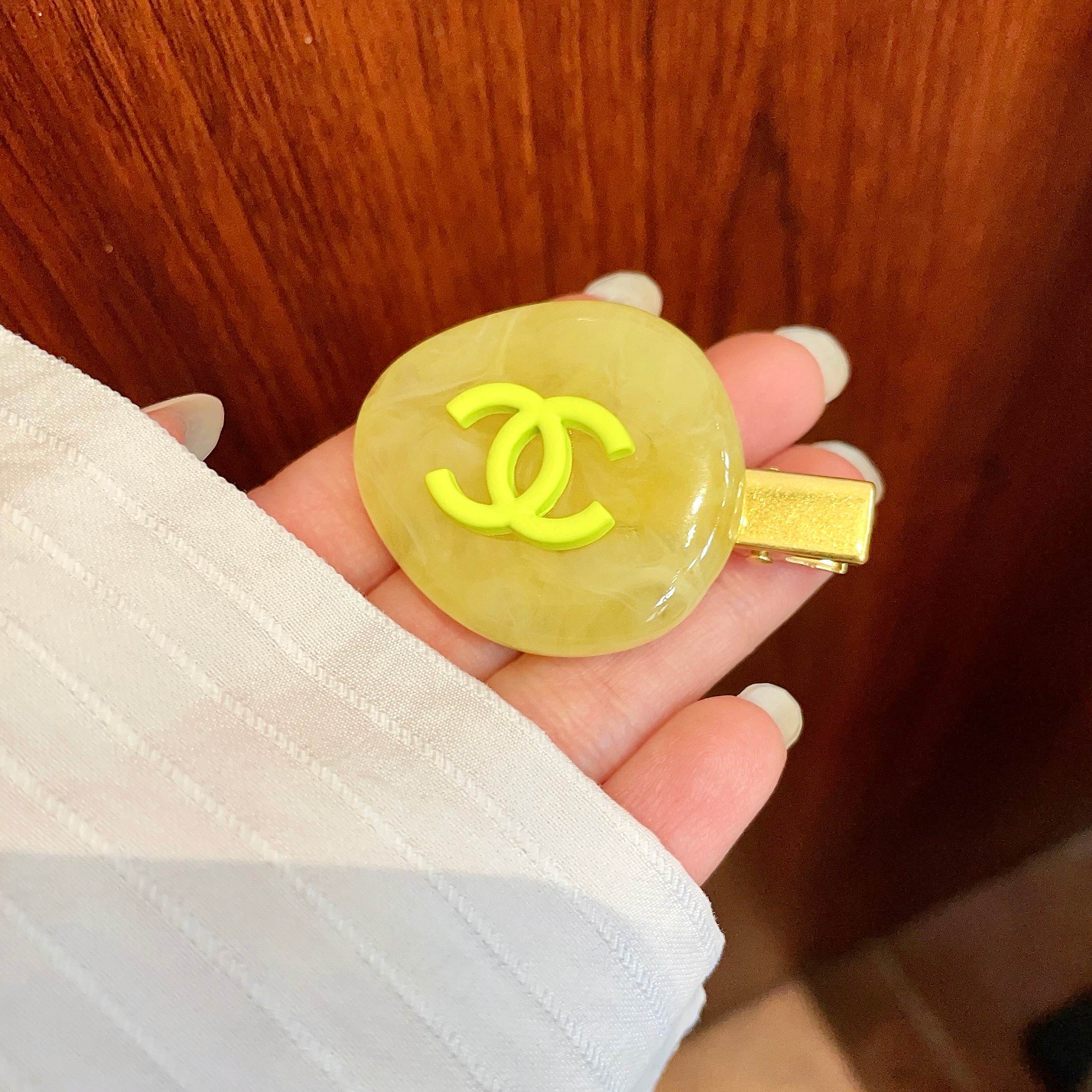 香奈儿✨糖果色双C发夹