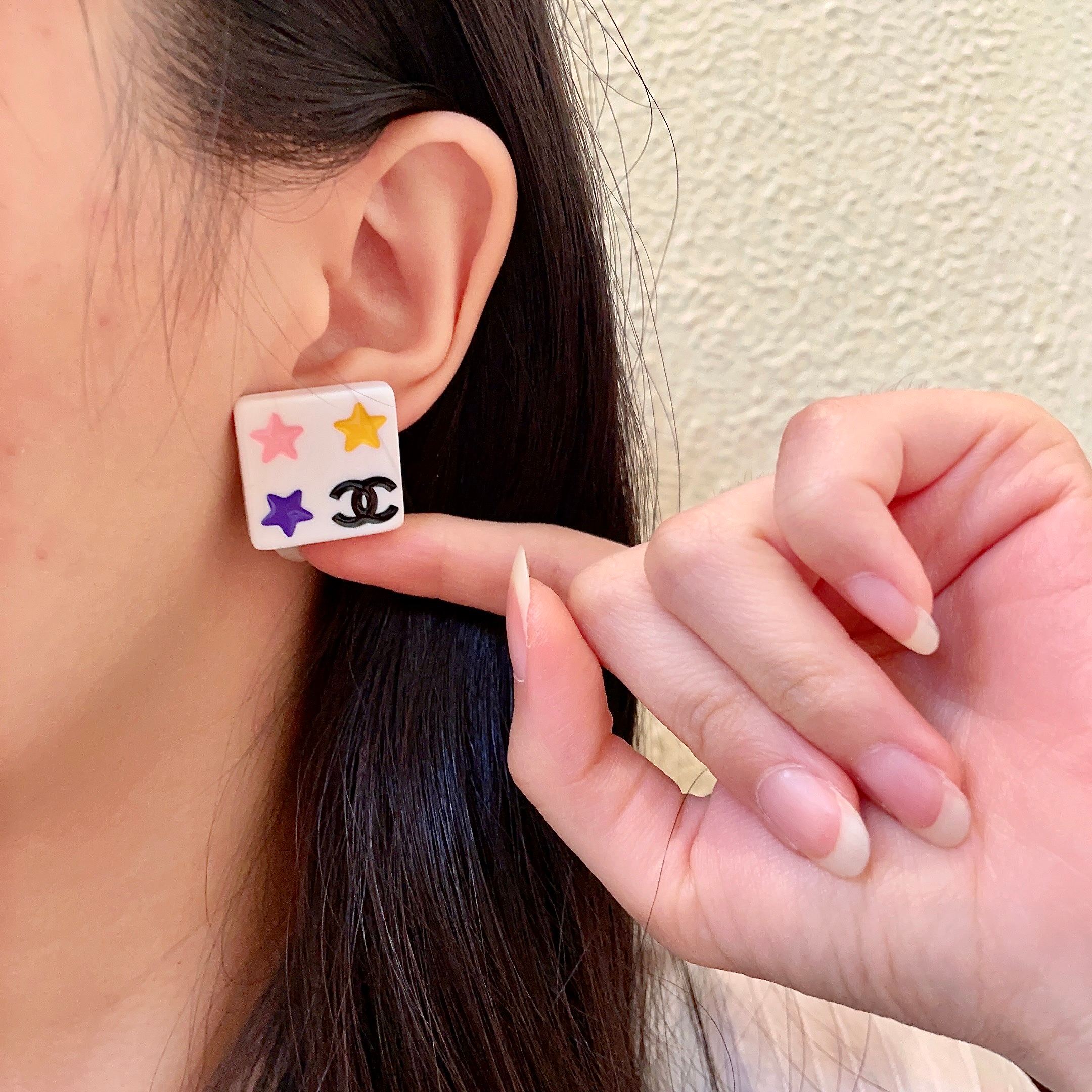 香奈儿✨方块星星双C耳钉